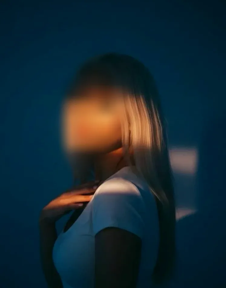 Leila, 26